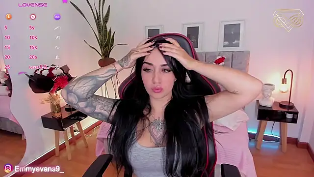 EmmyEvans1 online show from December 2024 07:56:02 PM