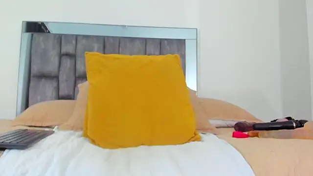 alyssia ocean online show from November 2025 01:03:01 PM