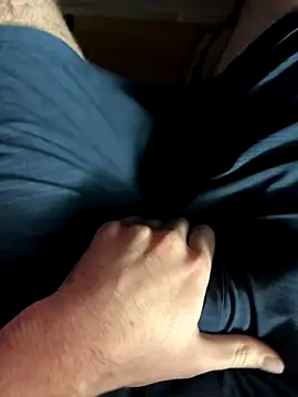 Snapshot of JohnnyBigShot chatting on December 2025 05:07:01 PM JohnnyBigShot online show from December 2025 05:07:01 PM