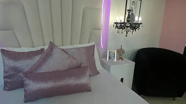 Sofiia W26 online show from May 2026 12:33:02 PM