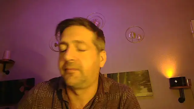 Snapshot of matrikes1 chatting on December 2024 04:37:01 PM matrikes1 online show from December 2024 04:37:01 PM