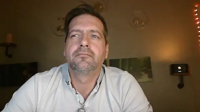 Snapshot of matrikes1 chatting on December 2024 08:00:01 PM matrikes1 online show from December 2024 08:00:01 PM