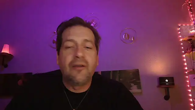 Snapshot of matrikes1 chatting on February 2025 06:56:01 PM matrikes1 online show from February 2025 06:56:01 PM