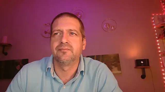 Snapshot of matrikes1 chatting on February 2025 06:40:01 PM matrikes1 online show from February 2025 06:40:01 PM