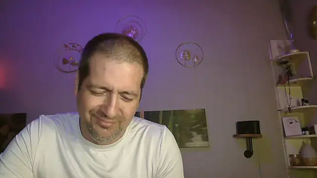 Snapshot of matrikes1 chatting on February 2025 10:31:01 PM matrikes1 online show from February 2025 10:31:01 PM