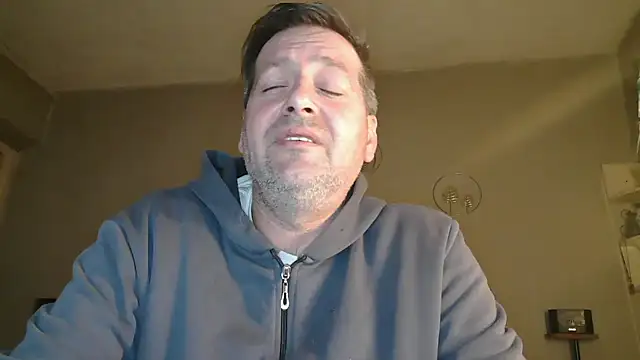 Snapshot of matrikes1 chatting on March 2026 04:57:01 PM matrikes1 online show from March 2026 04:57:01 PM