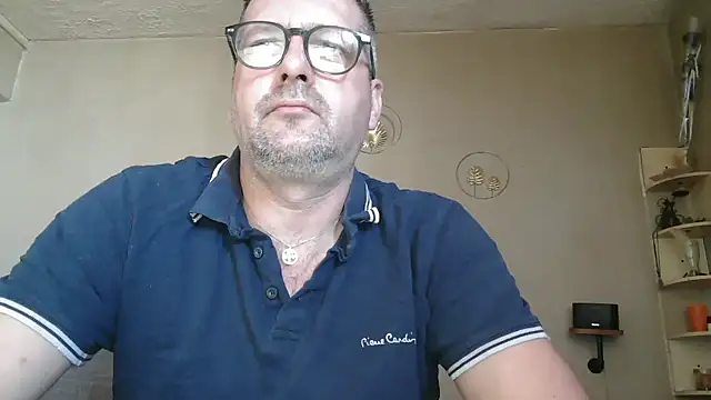 Snapshot of matrikes1 chatting on April 2026 01:01:01 PM matrikes1 online show from April 2026 01:01:01 PM