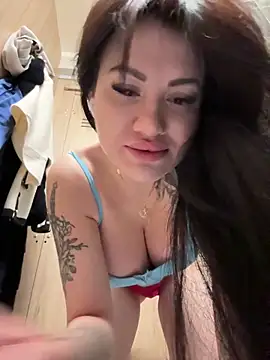 Snapshot of Wet__Bunny chatting on February 2025 09:43:02 AM Wet Bunny online show from February 2025 09:43:02 AM