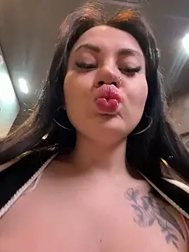 Snapshot of Wet__Bunny chatting on March 2025 06:35:02 AM Wet Bunny online show from March 2025 06:35:02 AM