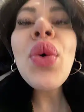 Snapshot of Wet__Bunny chatting on March 2025 09:39:02 AM Wet Bunny online show from March 2025 09:39:02 AM