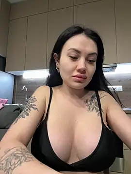 Snapshot of Wet__Bunny chatting on October 2025 07:25:01 PM Wet Bunny online show from October 2025 07:25:01 PM