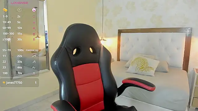 clarisKlein online show from May 2026 12:33:02 PM