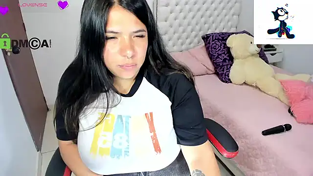 Snapshot of Karlathompson chatting on February 2025 04:08:02 AM Karlathompson online show from February 2025 04:08:02 AM