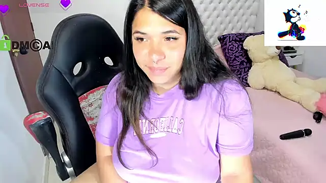 Snapshot of Karlathompson chatting on February 2025 11:13:01 PM Karlathompson online show from February 2025 11:13:01 PM