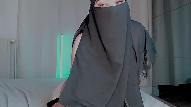 sweet diazzz online show from March 2025 12:43:01 AM