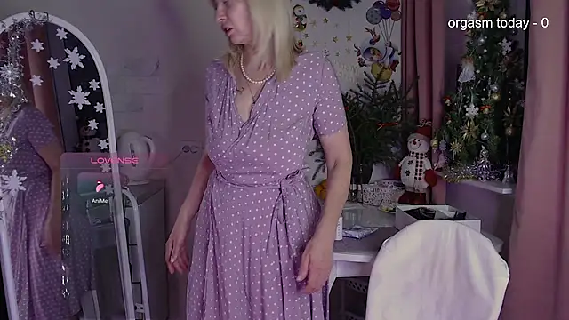 JuliaVilnet online show from January 2025 05:12:01 AM