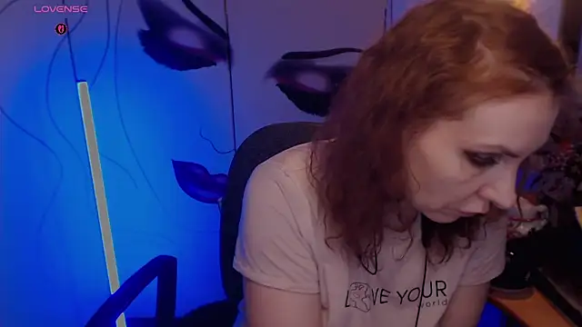 Snapshot of JohansonKatie chatting on December 2025 01:55:02 AM JohansonKatie online show from December 2025 01:55:02 AM