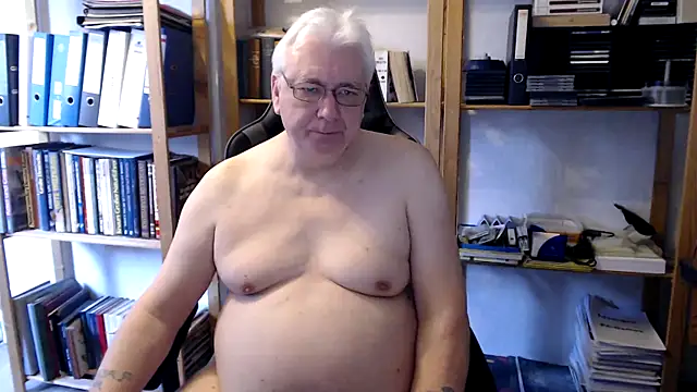 SchwanzhureXXL online show from March 2026 08:41:01 AM