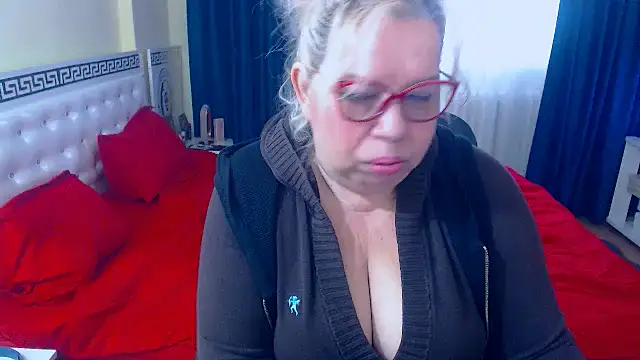 Snapshot of SonyaHotMilf chatting on December 2025 09:37:01 AM SonyaHotMilf online show from December 2025 09:37:01 AM