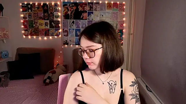 MilenaSaint online show from March 2025 03:32:01 AM