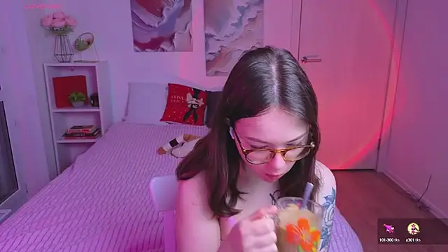 MilenaSaint online show from October 2025 04:20:02 AM