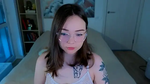MilenaSaint online show from May 2026 04:07:02 AM