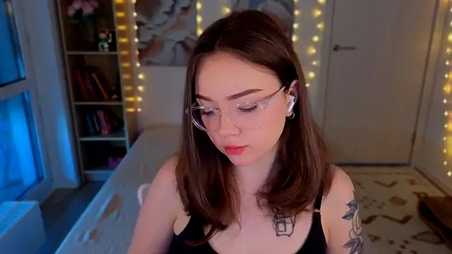 Snapshot of MilenaSaint chatting on June 2026 03:37:02 AM MilenaSaint online show from June 2026 03:37:02 AM