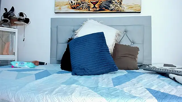 Snapshot of Idaly_Johnson chatting on January 2025 07:43:01 PM Idaly Johnson online show from January 2025 07:43:01 PM