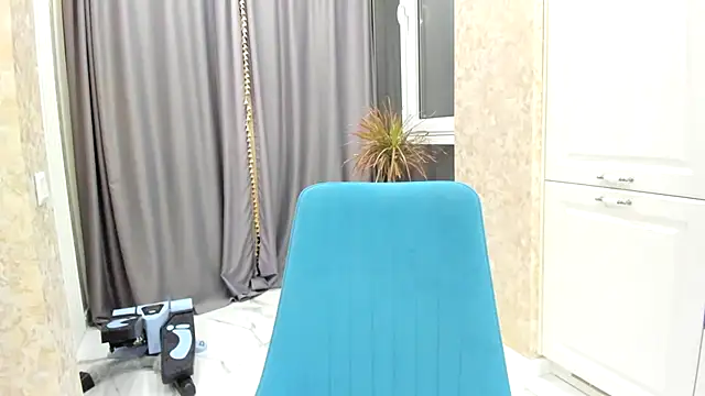 Snapshot of Iris_cherry chatting on December 2024 08:18:02 PM Iris cherry online show from December 2024 08:18:02 PM