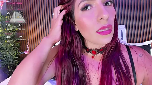 Snapshot of naughty_flower18 chatting on February 2025 10:53:01 PM naughty flower18 online show from February 2025 10:53:01 PM