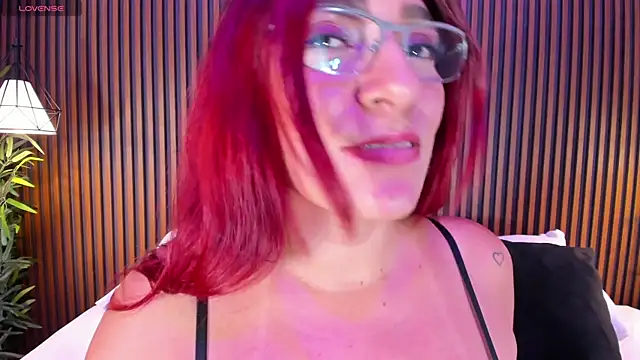 Snapshot of naughty_flower18 chatting on March 2025 01:58:02 AM naughty flower18 online show from March 2025 01:58:02 AM