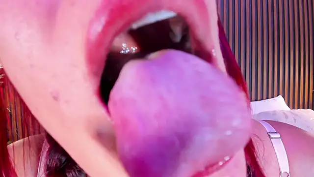 Snapshot of naughty_flower18 chatting on March 2025 02:05:02 AM naughty flower18 online show from March 2025 02:05:02 AM