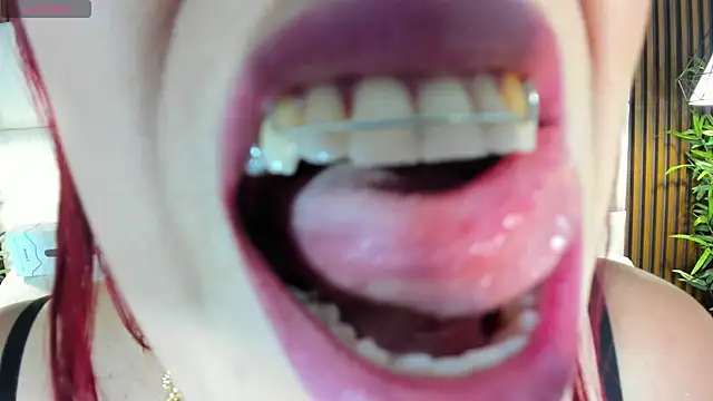 Snapshot of naughty_flower18 chatting on September 2025 10:48:02 PM naughty flower18 online show from September 2025 10:48:02 PM