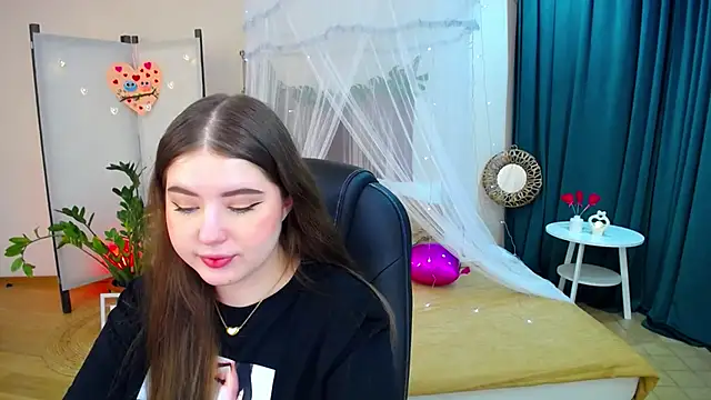 NicoleFoxery online show from February 2025 06:26:02 PM