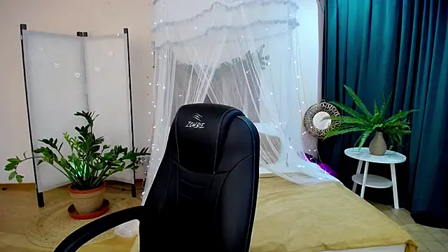 NicoleFoxery online show from March 2025 08:08:01 AM