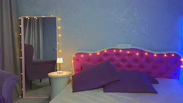 Ariana Petite online show from January 2025 12:01:01 AM