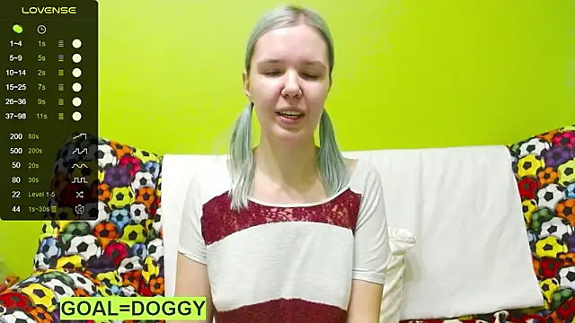 Snapshot of Ultra_Meow chatting on February 2025 03:01:01 AM Ultra Meow online show from February 2025 03:01:01 AM