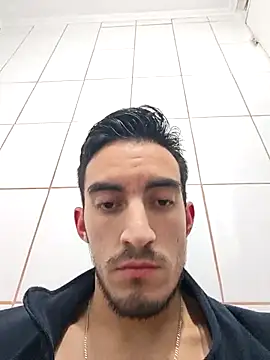 Snapshot of TommyMomentum chatting on September 2025 05:20:01 AM TommyMomentum online show from September 2025 05:20:01 AM