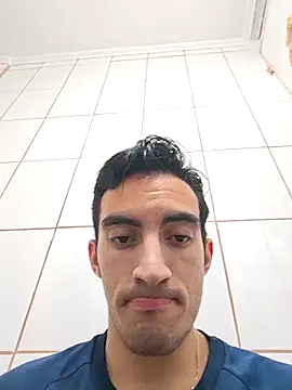 Snapshot of TommyMomentum chatting on October 2025 05:04:01 AM TommyMomentum online show from October 2025 05:04:01 AM