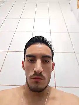 Snapshot of TommyMomentum chatting on December 2025 08:15:01 PM TommyMomentum online show from December 2025 08:15:01 PM