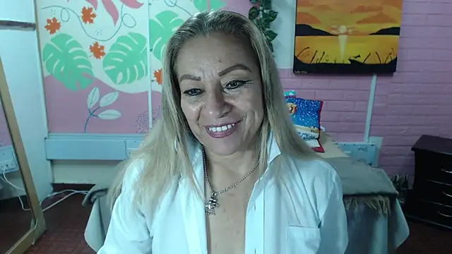 Snapshot of ZAMANTHA chatting on January 2025 08:33:02 PM ZAMANTHA online show from January 2025 08:33:02 PM