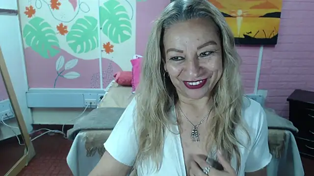 Snapshot of ZAMANTHA chatting on February 2025 09:17:01 PM ZAMANTHA online show from February 2025 09:17:01 PM