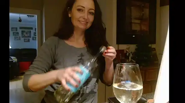 Snapshot of MissMara2021 chatting on December 2024 01:47:01 AM MissMara2021 online show from December 2024 01:47:01 AM