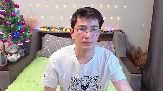 Yumi steve online show from December 2024 08:04:02 PM