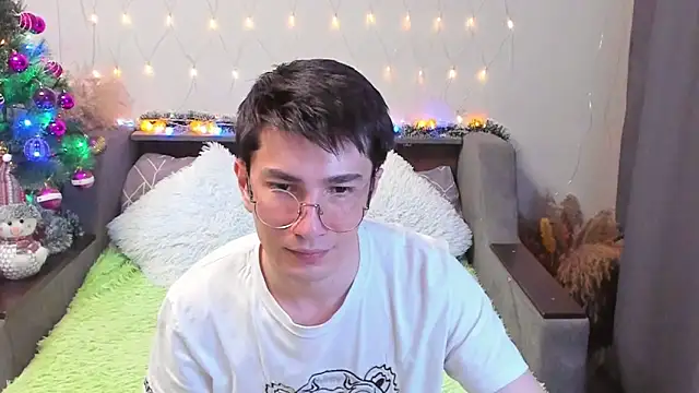 Yumi steve online show from December 2024 07:42:02 PM