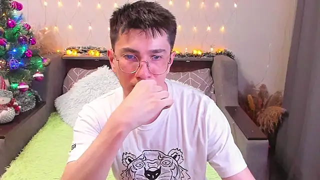 Yumi steve online show from December 2024 10:59:02 PM