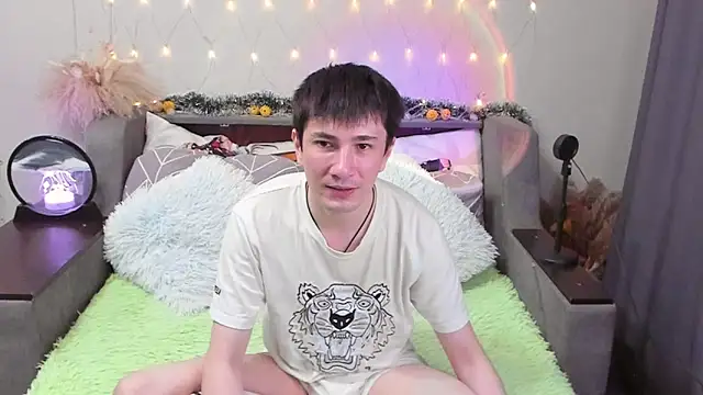 Yumi steve online show from October 2025 08:28:01 PM