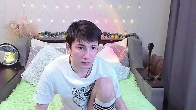 Yumi steve online show from November 2025 04:44:01 PM