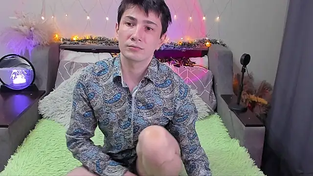 Yumi steve online show from March 2026 04:33:01 PM