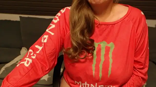 Snapshot of KimMitchelli chatting on September 2025 06:33:02 PM KimMitchelli online show from September 2025 06:33:02 PM